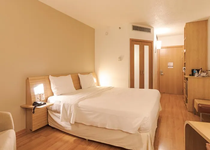 Novotel Airport