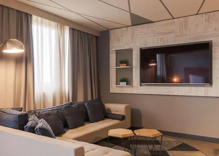 Novotel Airport