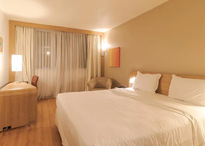 Hotel Novotel Airport 4*