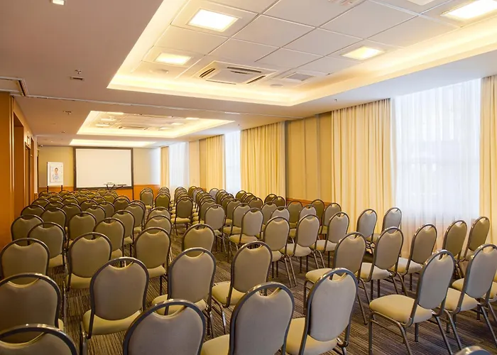 Novotel Airport Hotel 4*