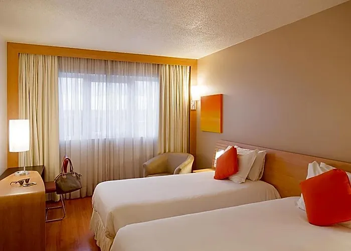 Novotel Airport 4*