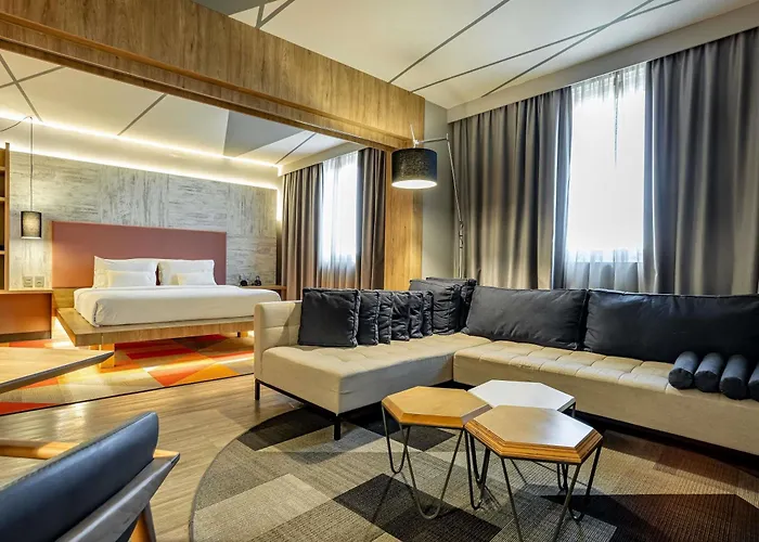 Novotel Airport Hotel 4*