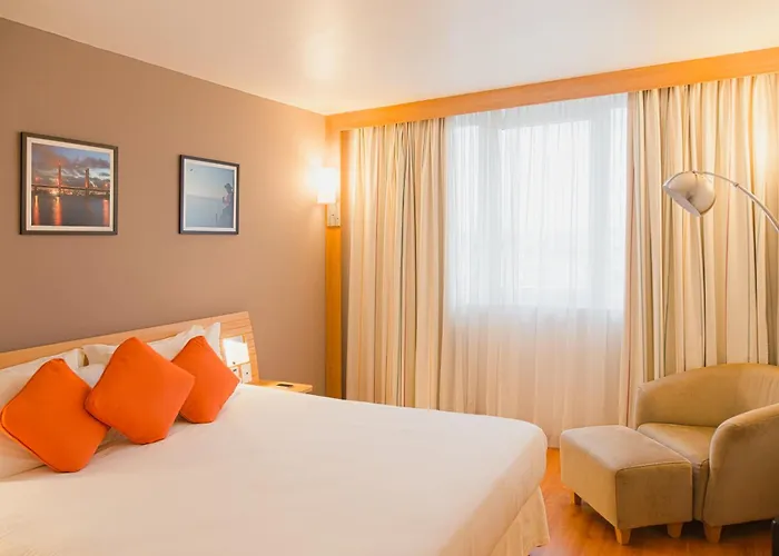 Novotel Airport 4*